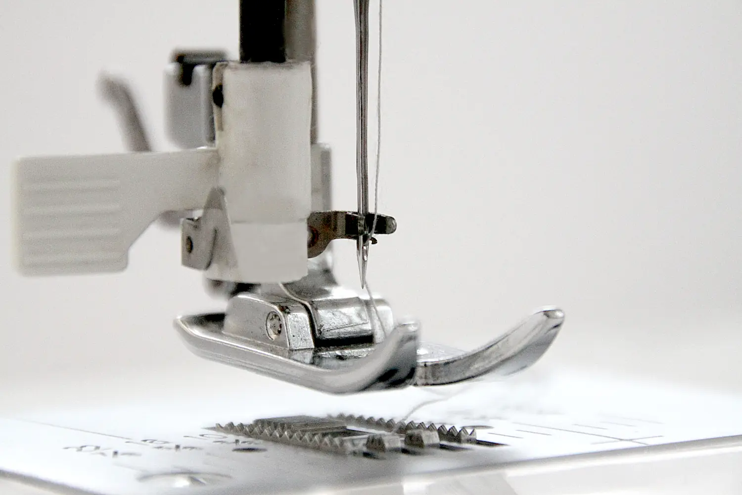 threaded sewing machine needle