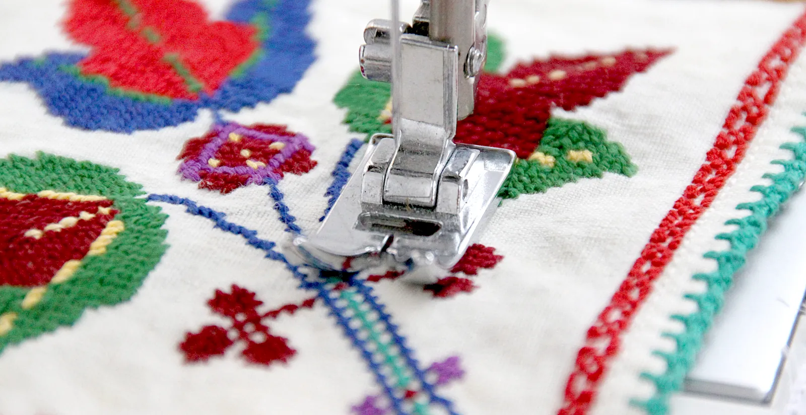 5 Best Sewing and Embroidery Machine of 2024 [ According to Budget